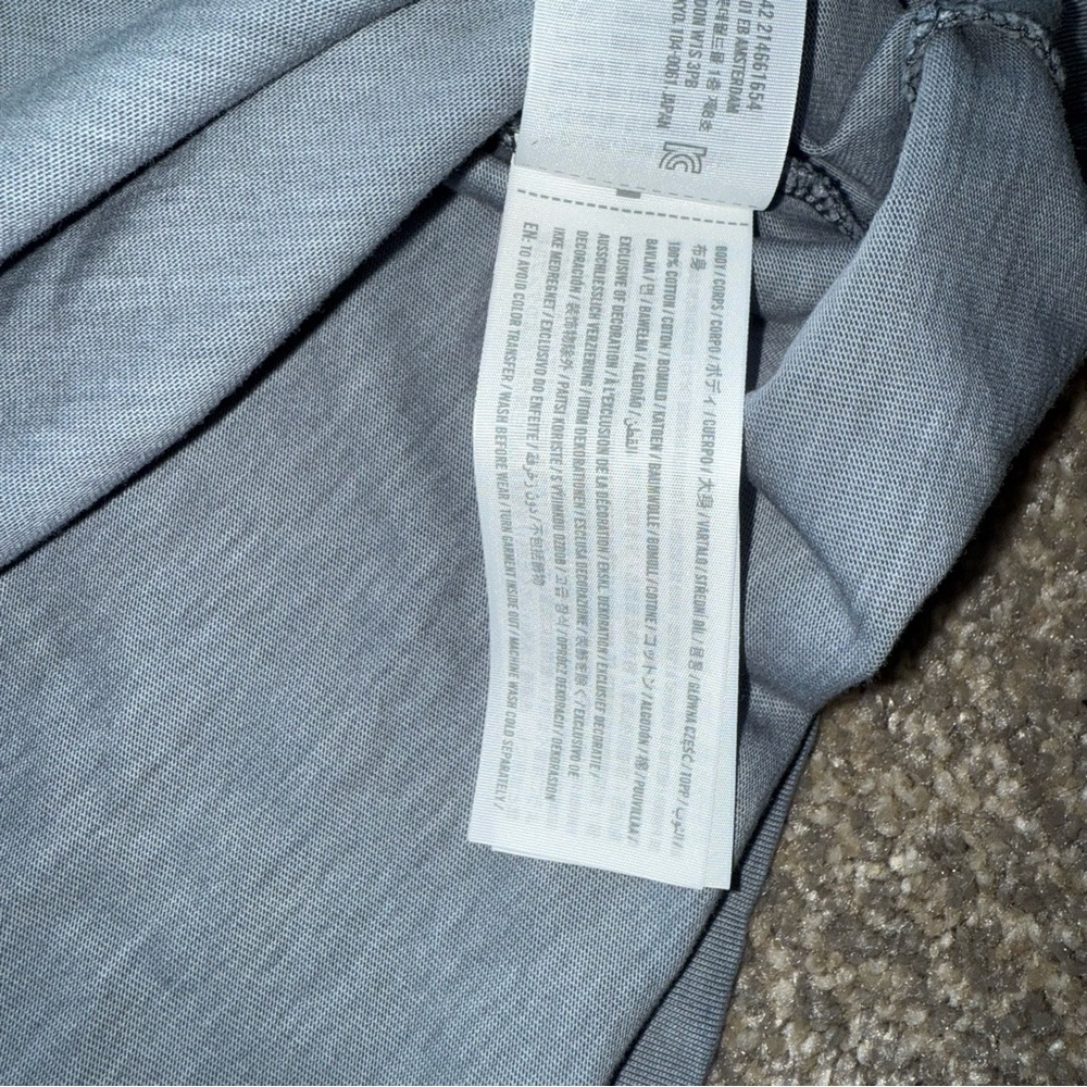 NWT! Abercrombie & Fitch - Classic Polished Tee - Blue Wash, Medium - Picture 5 of 5